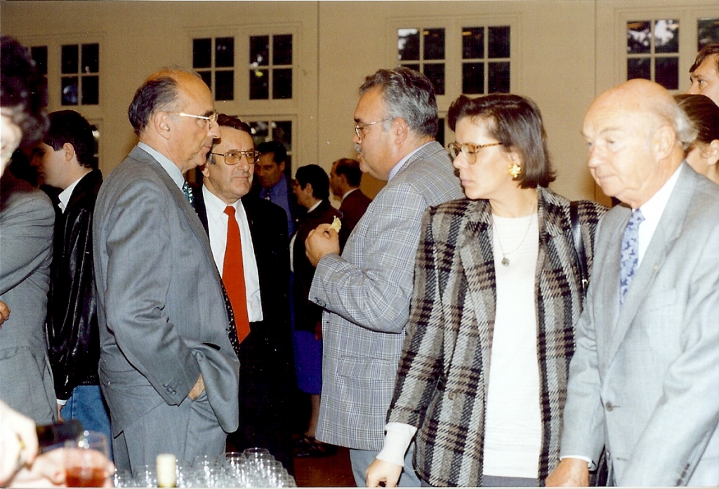Second plan, au centre Jacques Géraud, Pdt du club et JP Roucan MNHN - 1993