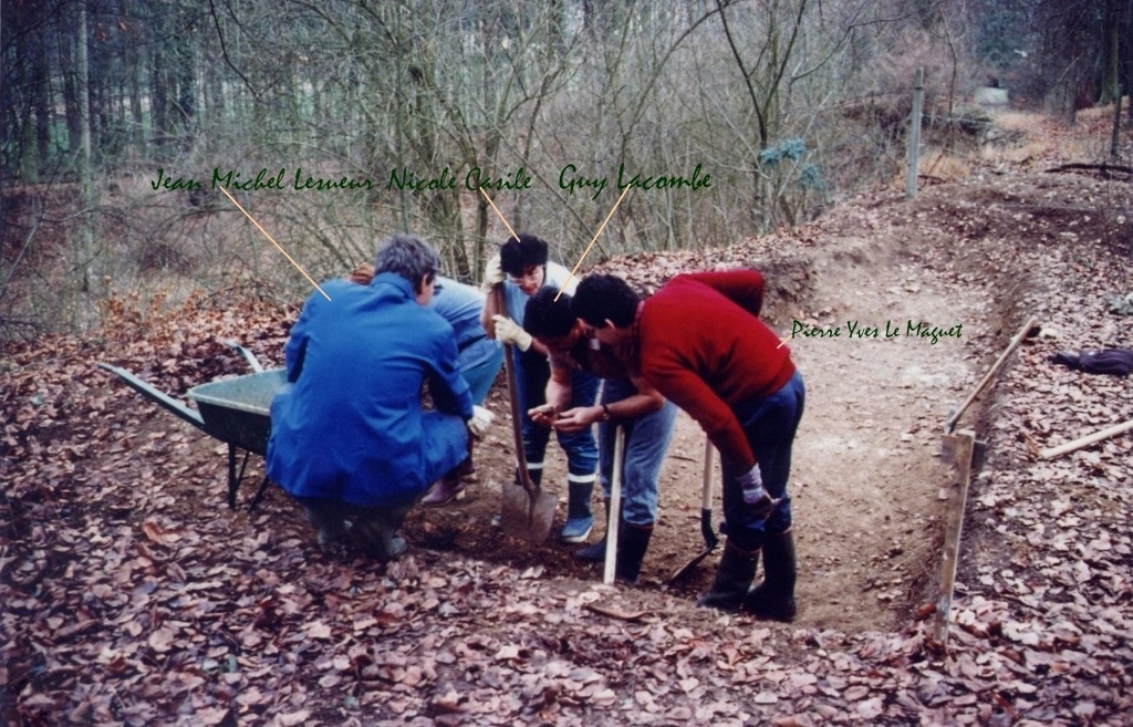 07- Mars 1989 Les débuts de la fouille scientifique par l'équipe de passionnés Nicole, Guy, Pierre_Yves