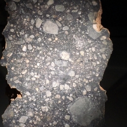 Achondrite lunaire - Météorite 'Galb Inal' est une des plus grosses météorites lunaires trouvée en 2017 en Afrique du Nord-Ouest